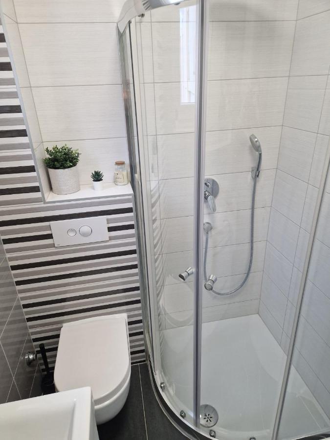 Apartman River Breeze Оміш Екстер'єр фото