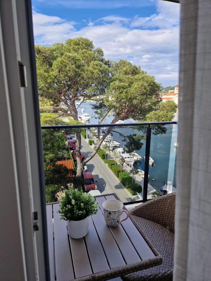 Apartman River Breeze Оміш Екстер'єр фото