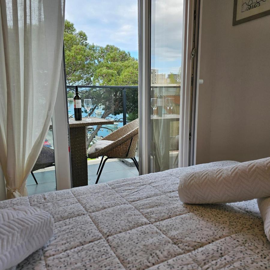 Apartman River Breeze Оміш Екстер'єр фото
